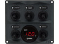 schakelpaneel-boot-met-voltmeter