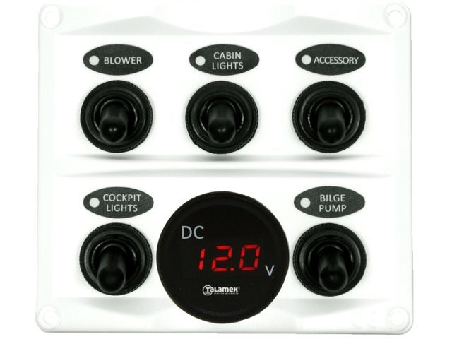 schakelpaneel-met-voltmeter-boot